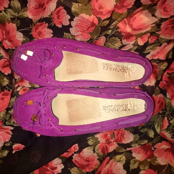 😻Michael Kors🌺Fuchsia Suede Flats😈 - Picture 6 of 9